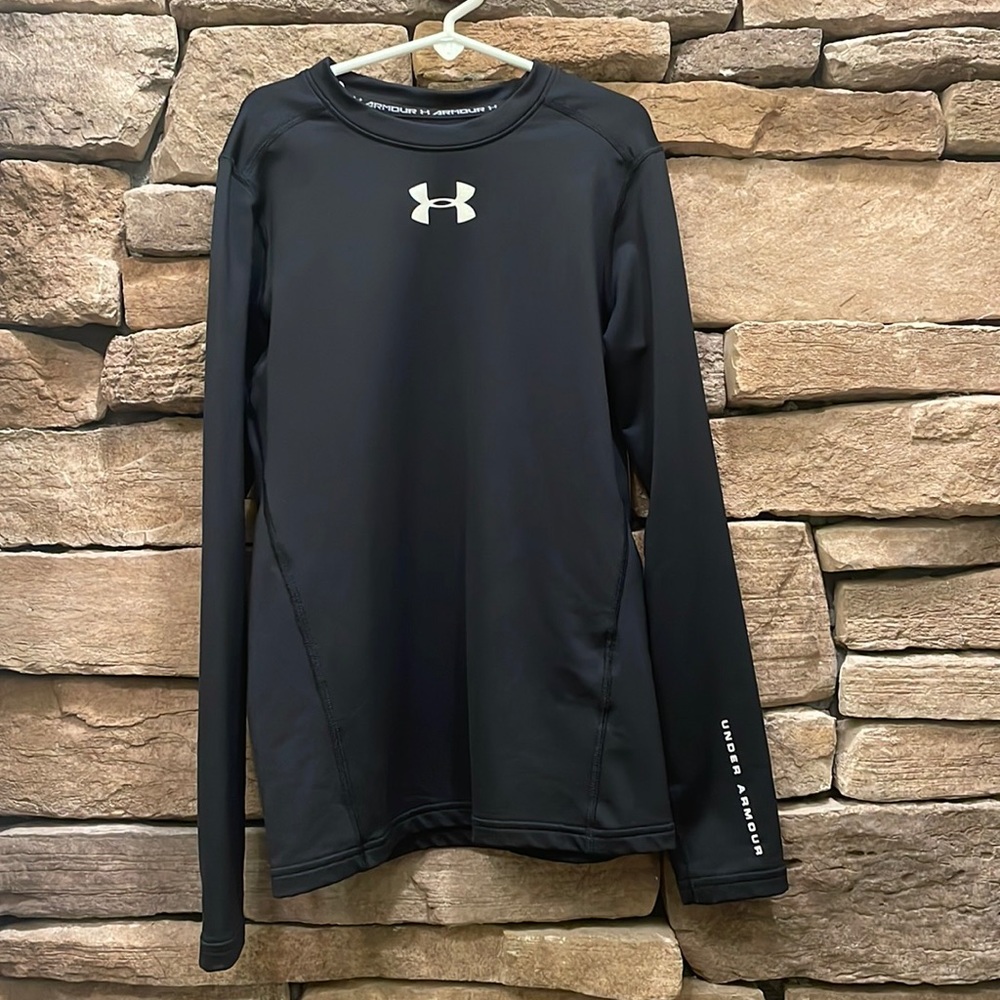 Under Armour youth boys size large long sleeve cold gear.